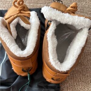 Women's Tan Winter/hiking Boots